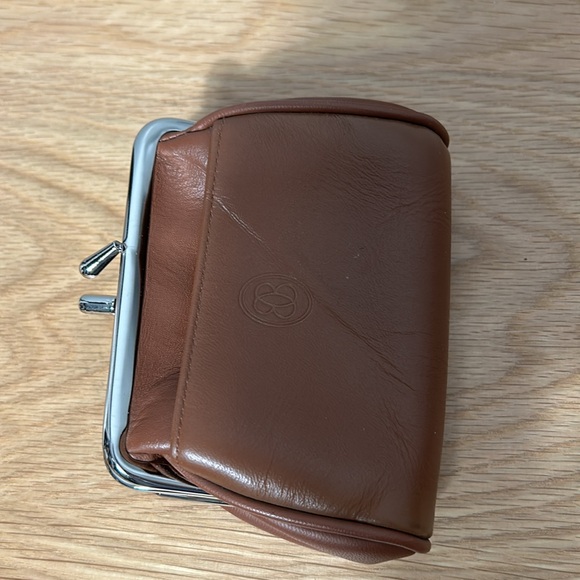 Ladies Buxton Double Pocket Genuine Leather Coin Purse, Tan- gently used - Picture 8 of 11